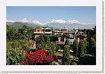 Pokhara - Vista del jardin y el Himalaya desde mi habitación